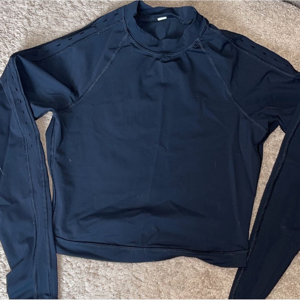 Black lululemon cropped long sleeve